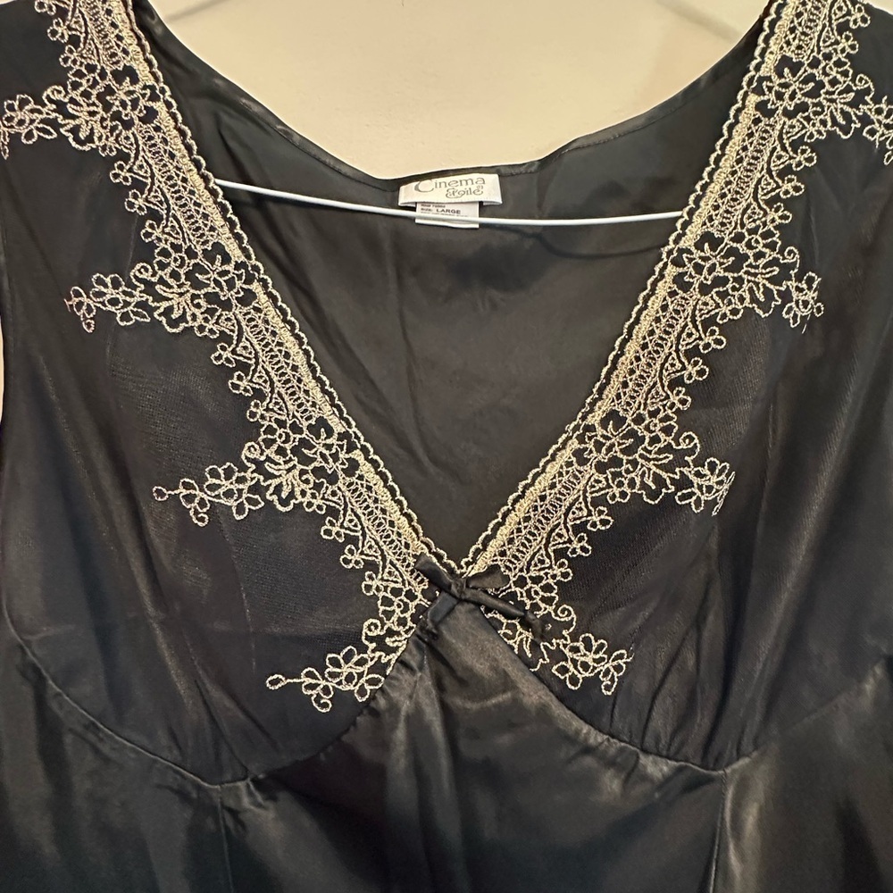 Y2K Era Cinema Etoile Black Slip w/ Embroidered Bust Size Large - Picture 3 of 5